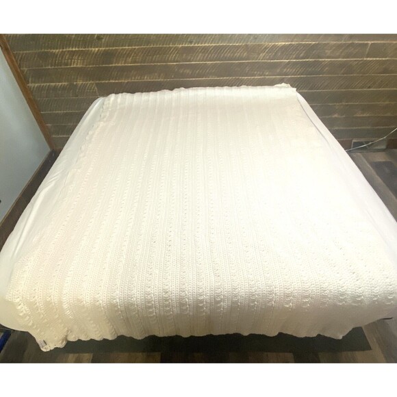 Handmade Crochet Cream White Bedspread Comforter Boho Farm Chic 96" x 56" Large - Picture 1 of 4